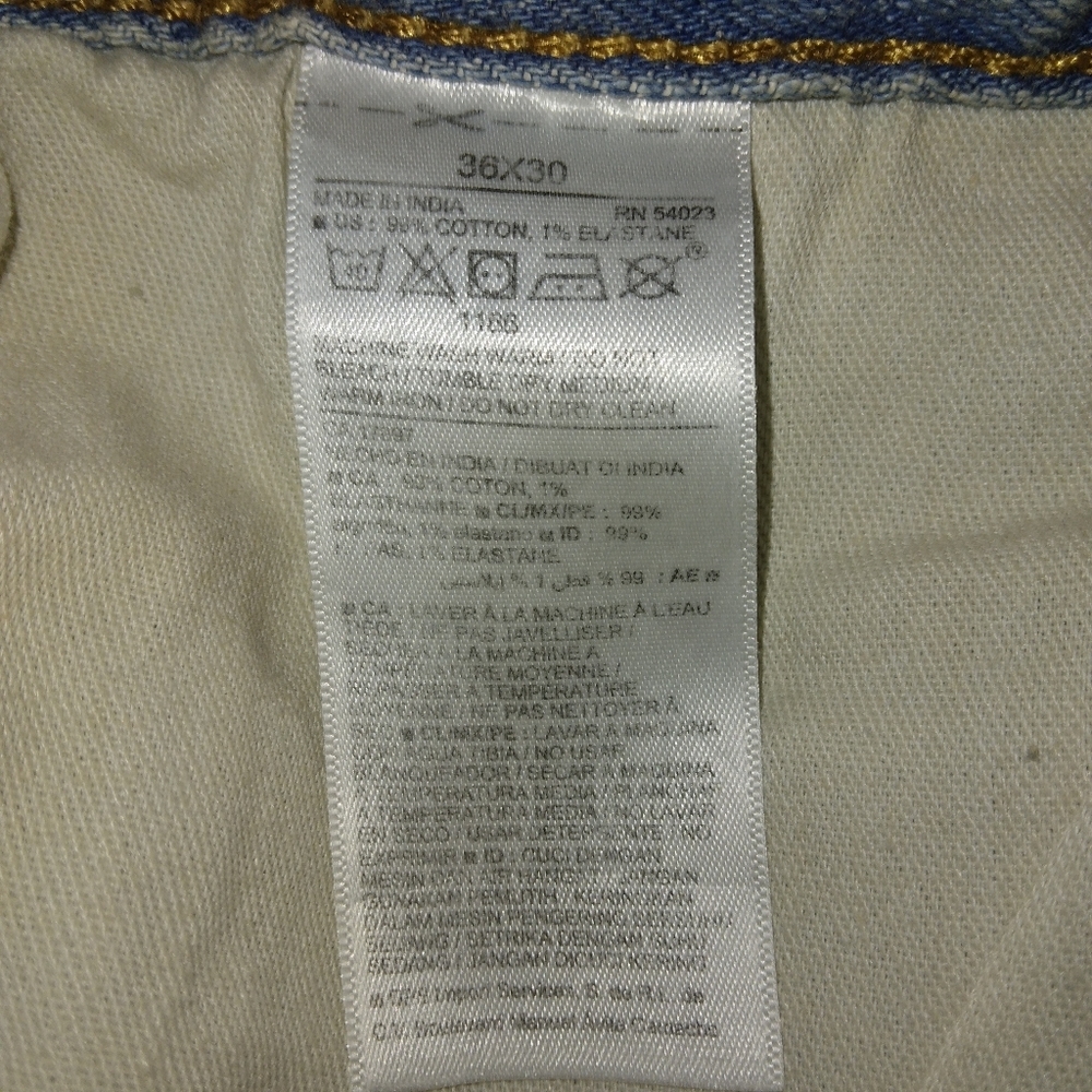 Old Navy Loose Fit Built in Flex 36x30 NWT Light wash Jeans - Picture 4 of 6